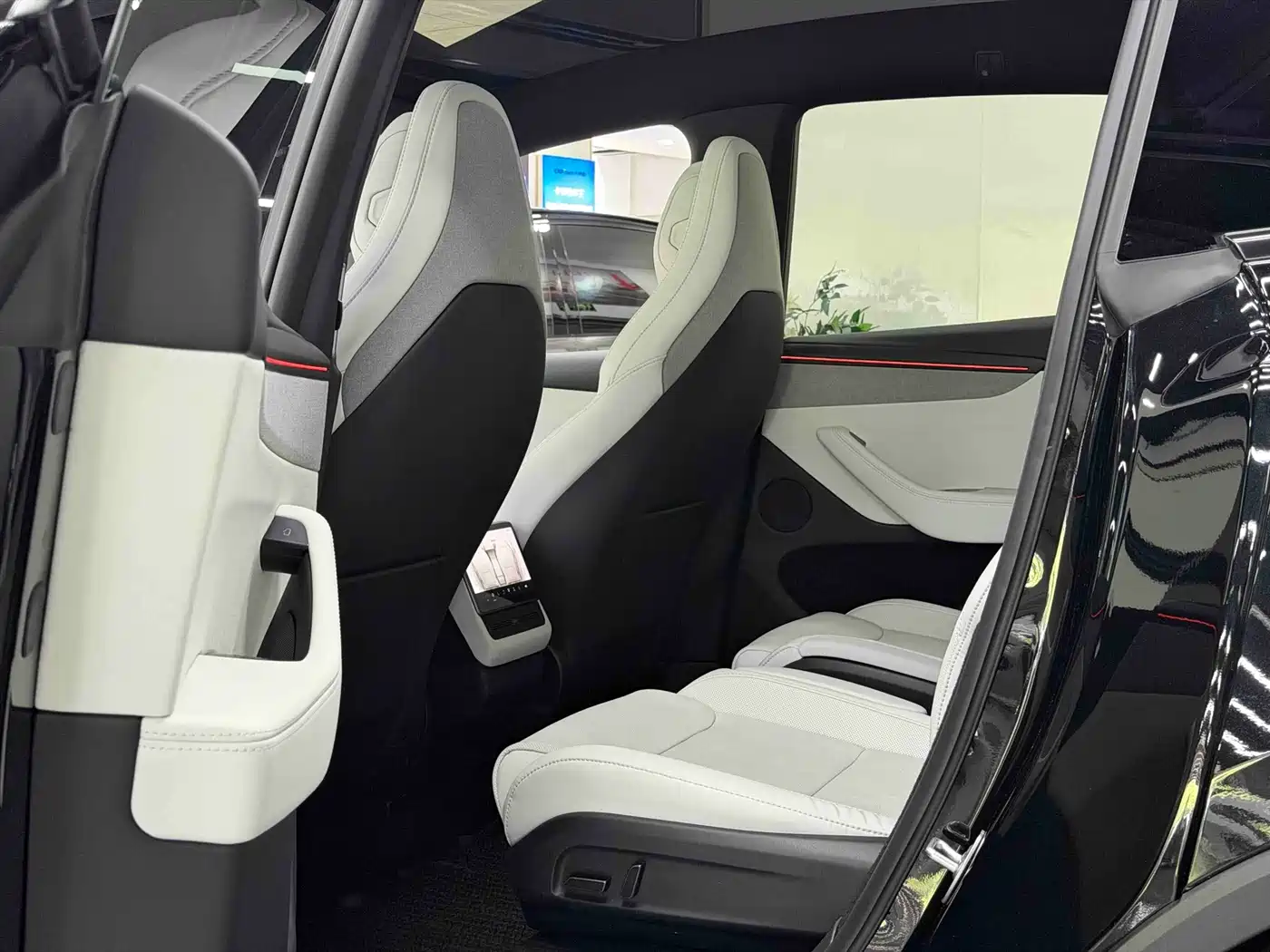 Tesla Model Y L 2026 2025 Facelift Long Range AWD