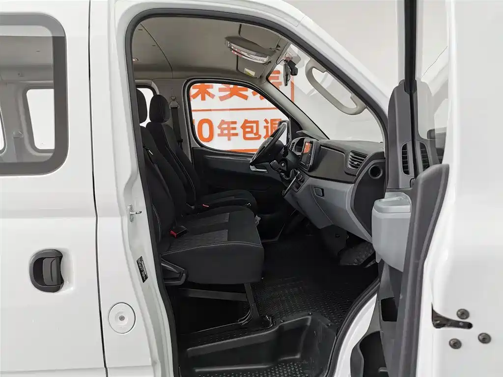 SAIC Maxus Xintu V80 2025 Value Edition Aoyun 2.0T Manual Short Wheelbase Ultra-Low Roof 127Ps 7/9-seater фото 23