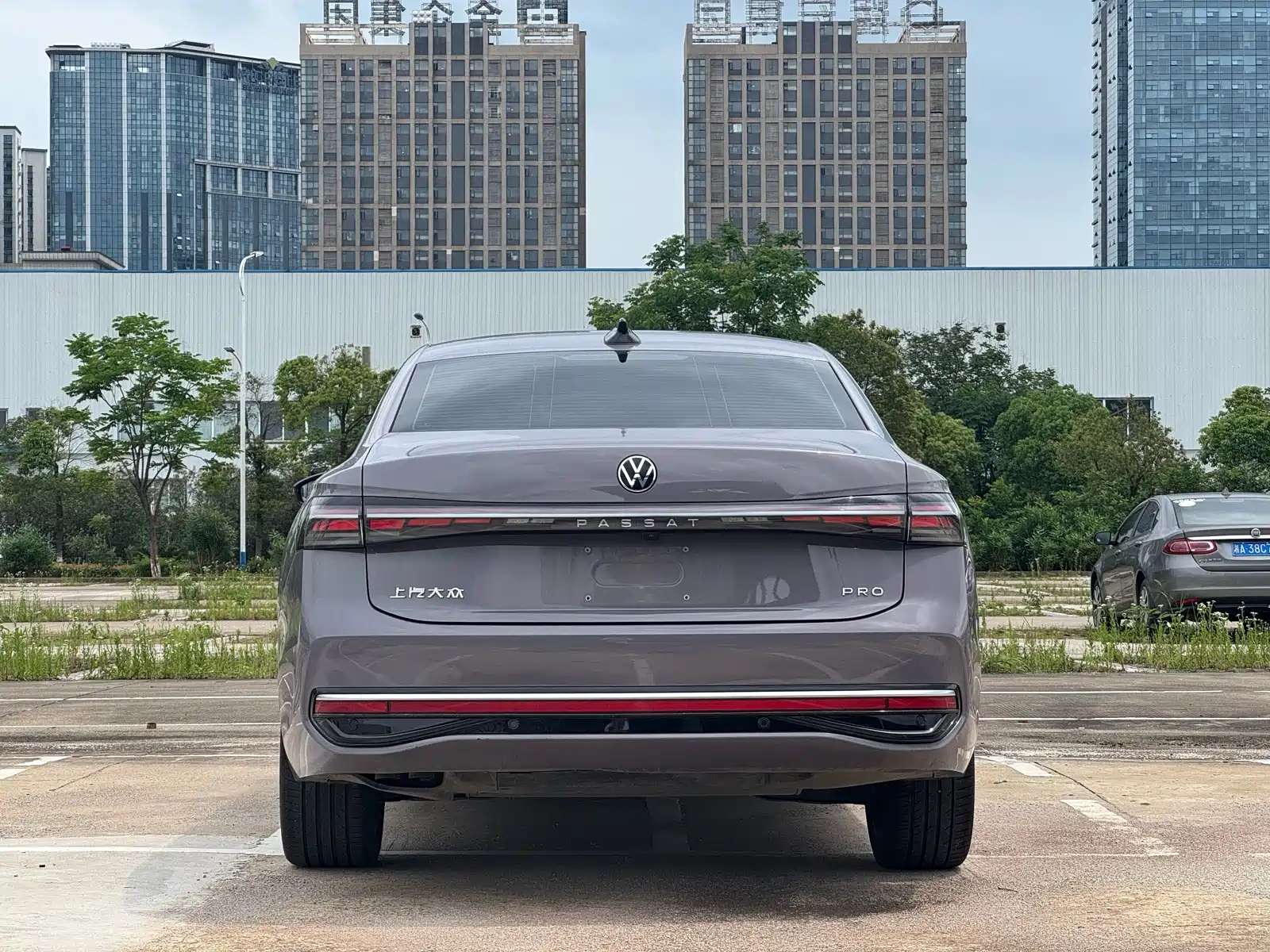 Фото 10 - Volkswagen Passat