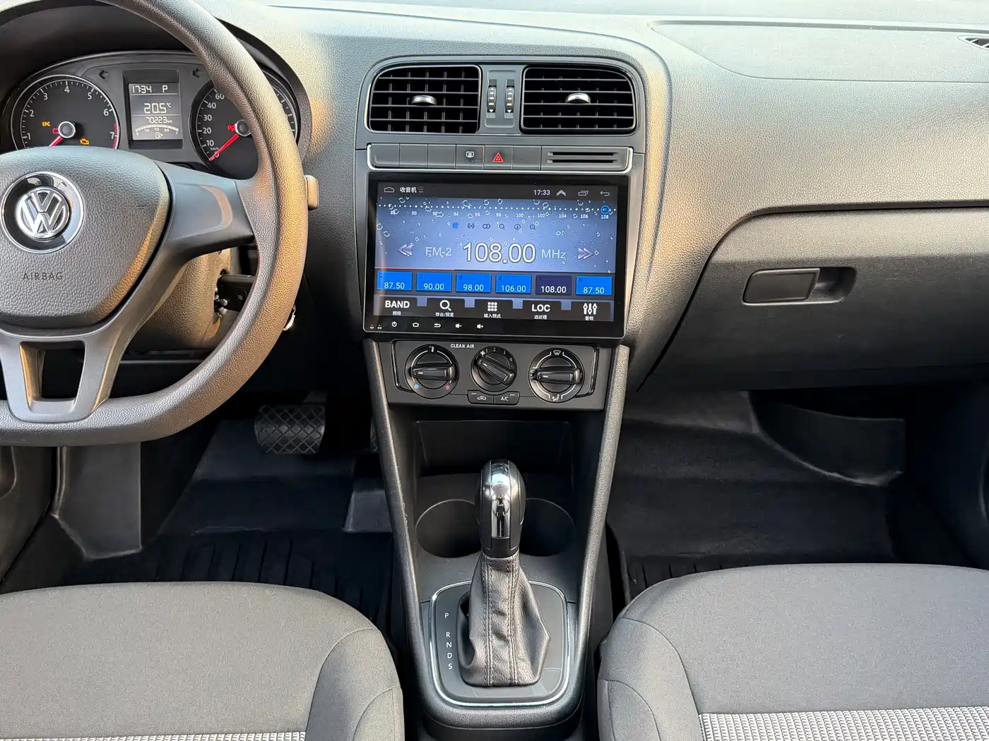 Volkswagen Polo 2016 1.4L Automatic Trend фото 14
