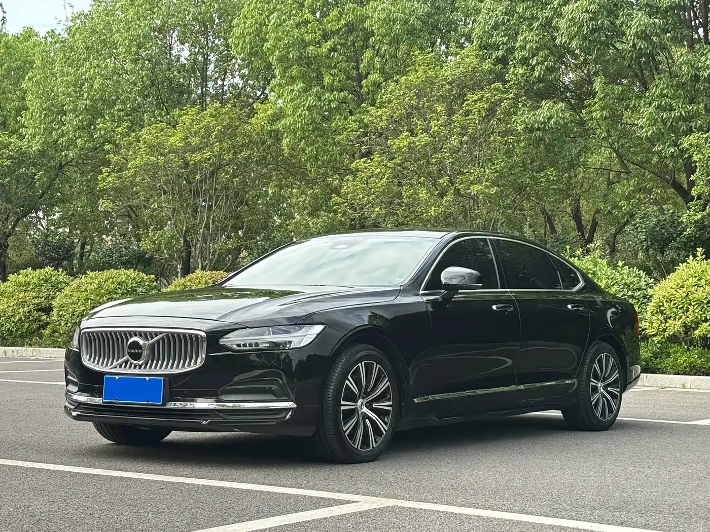 Фото 1 - Volvo S90