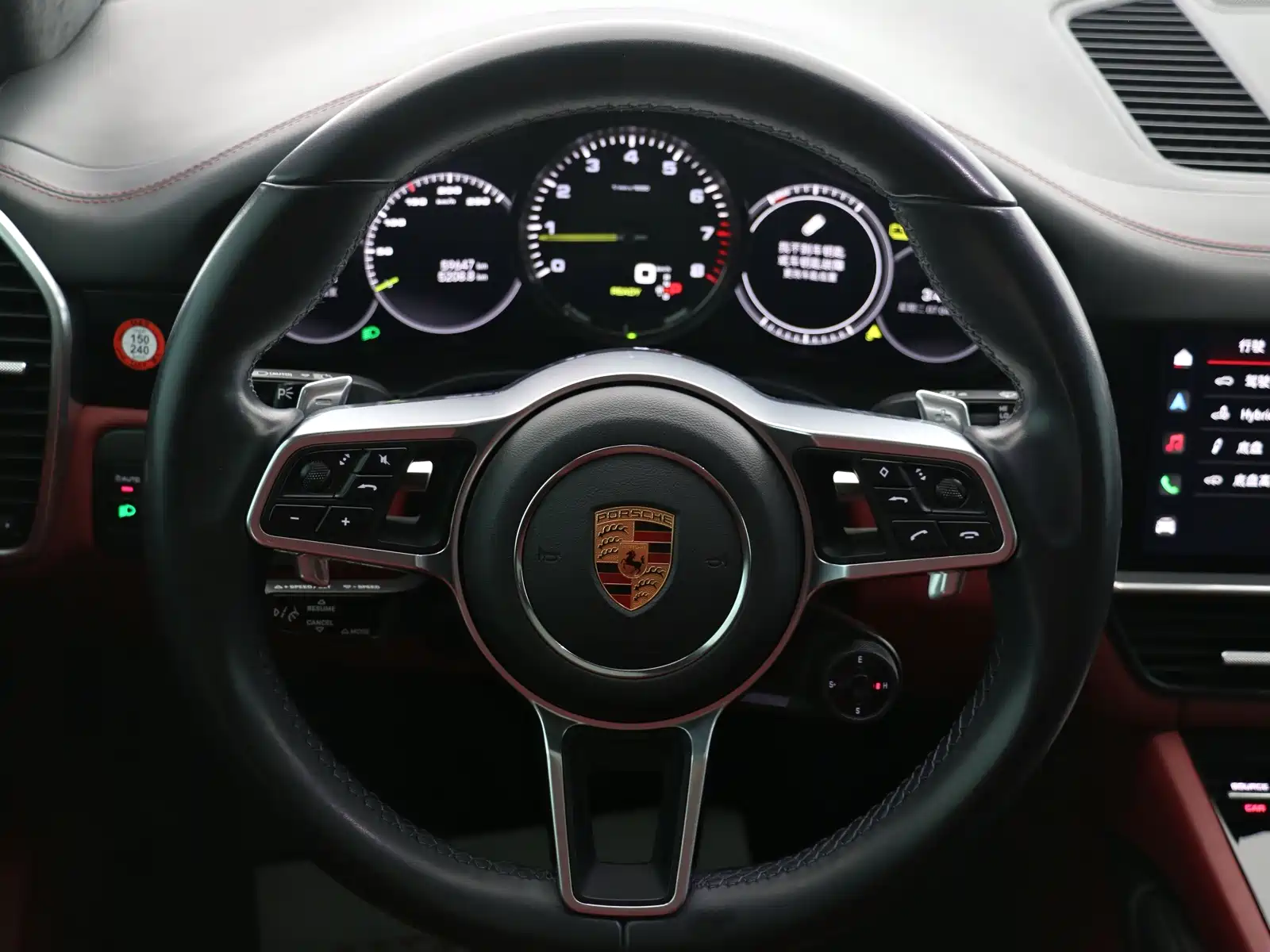 Photo 13 - Porsche Cayenne New Energy