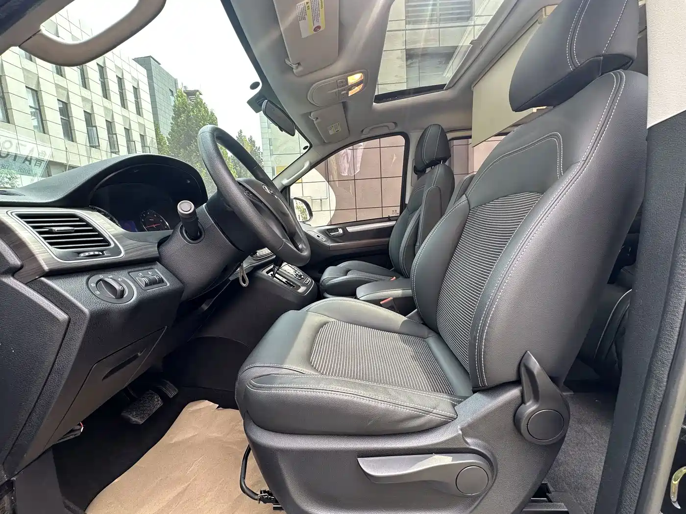 SAIC Maxus Maxus G10 2019 2018 PLUS 2.0T Automatic Elite Edition