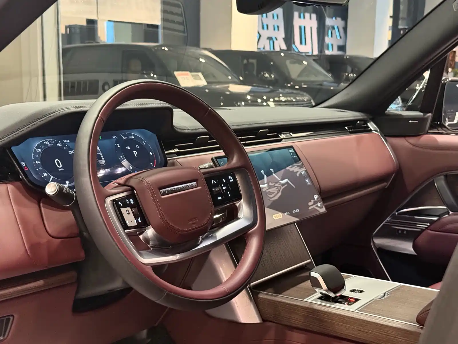 Photo 4 - Land Rover Range Rover