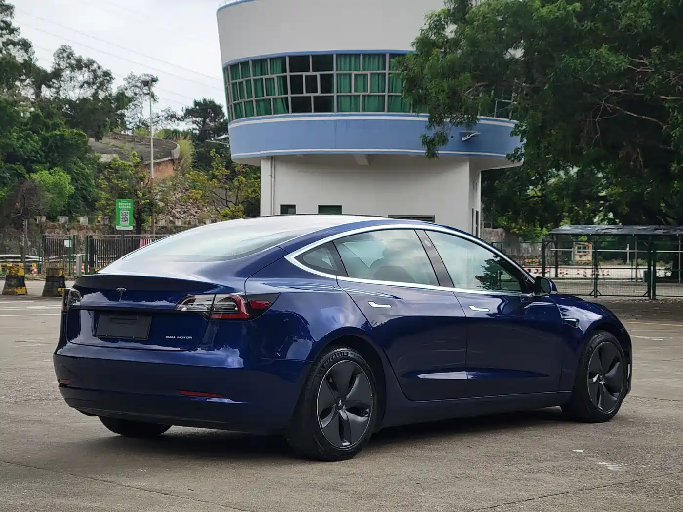 TESLA MODEL 3 (IMPORTED)