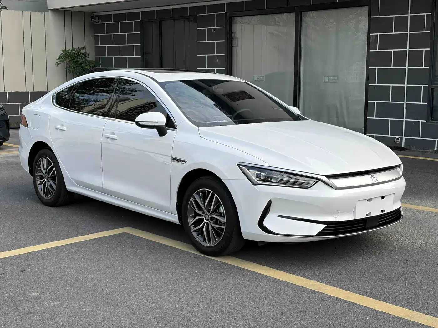 BYD Qin PLUS 2021 2021 EV 400KM Luxury Model