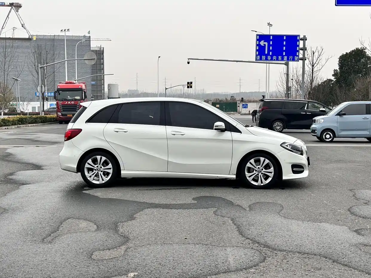 Mercedes-Benz B-Class 2017 B 200 Dynamic фото 18