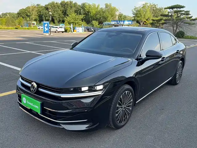 Volkswagen Magotan 2025