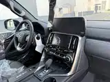 Фото 24 - Lexus LX
