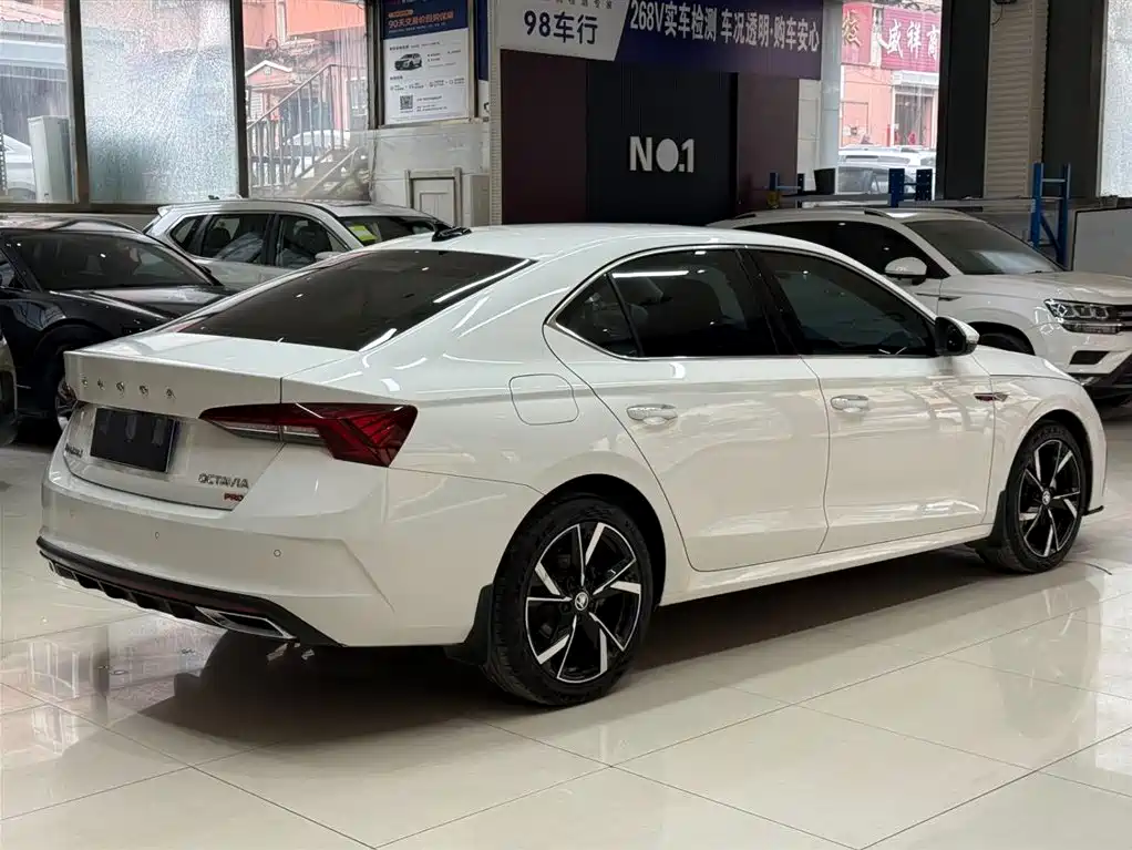 Škoda Octavia 2022 PRO TSI280 Premium Edition фото 4