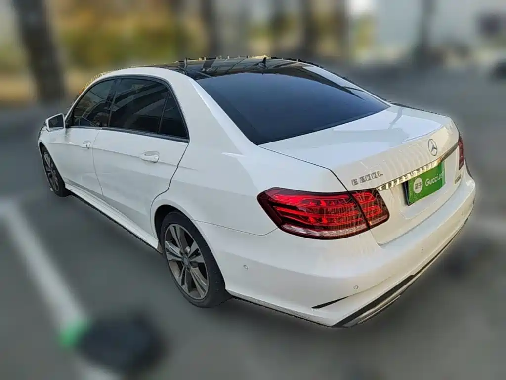 Фото 7 - Mercedes-Benz E-Class