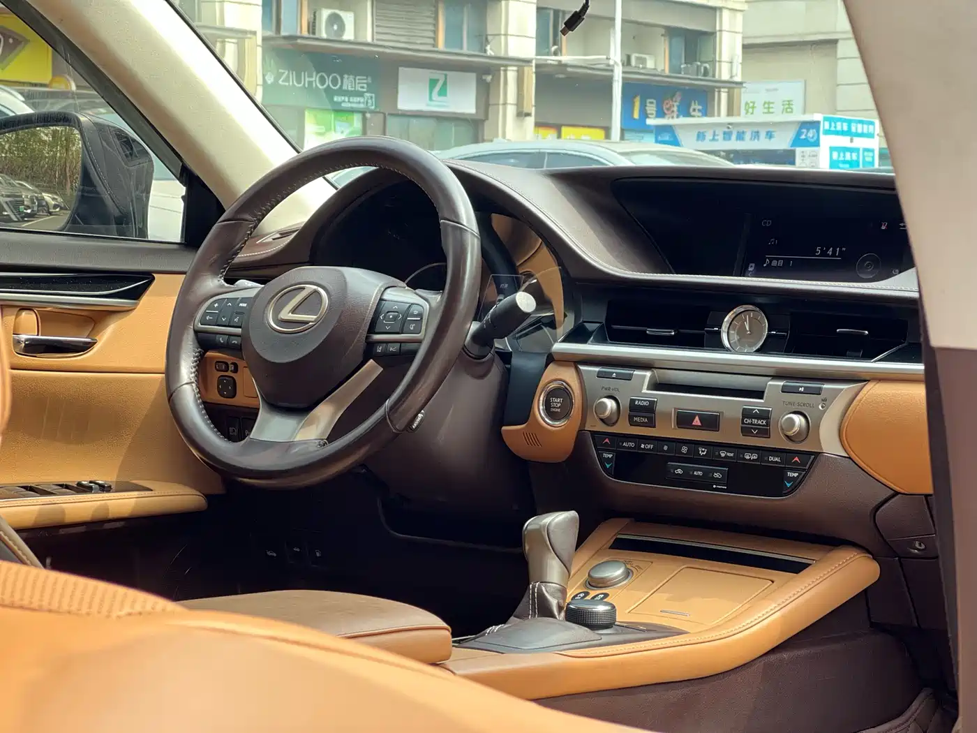 Lexus ES 2015 200 Comfort Edition фото 20