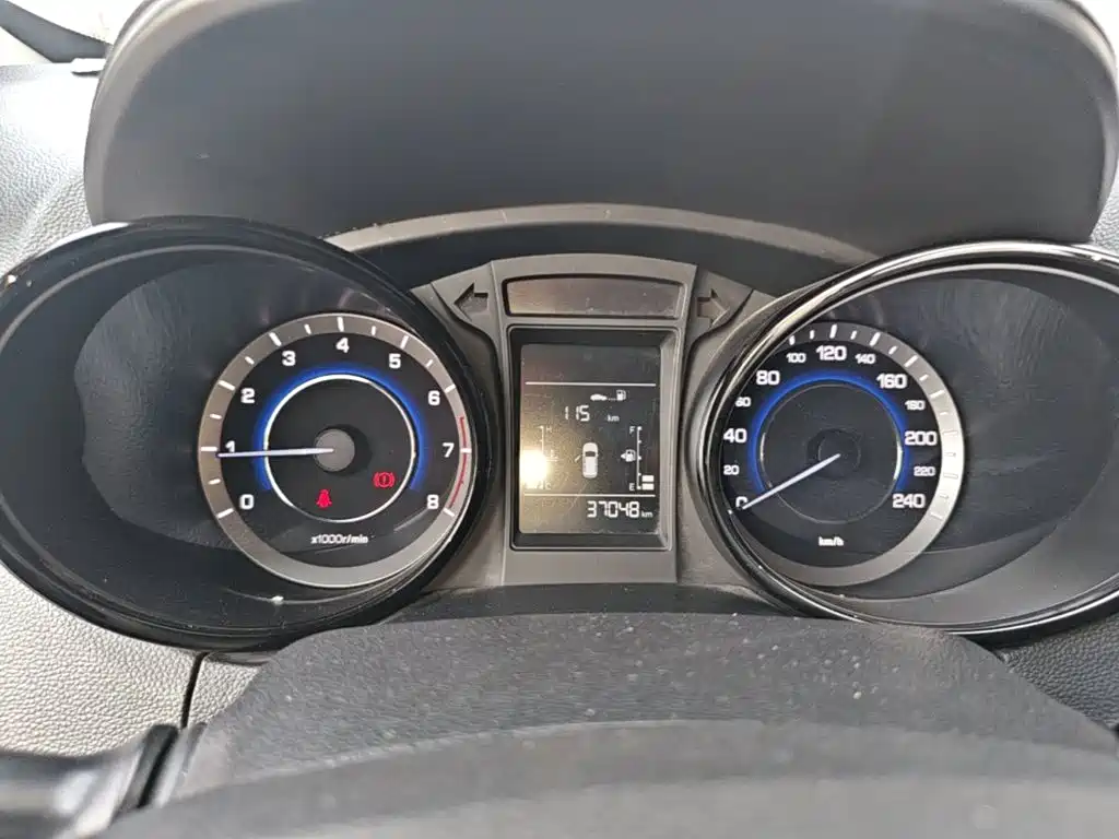 Фото 12 - Changan CS15
