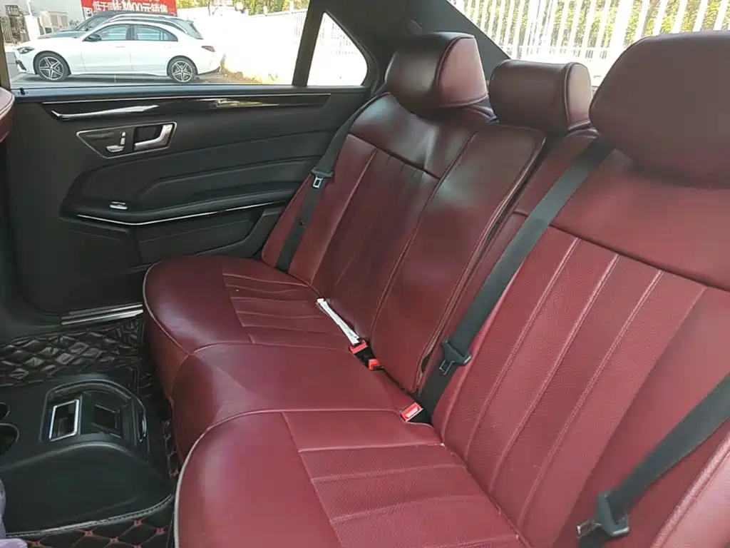 Фото 22 - Mercedes-Benz E-Class