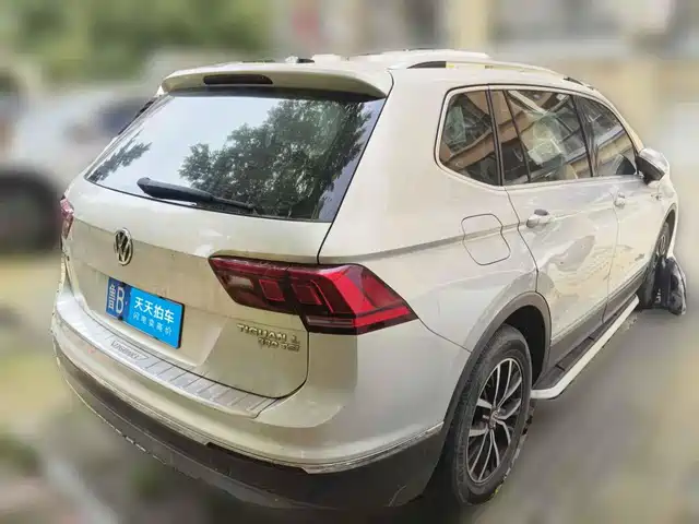 Volkswagen Tiguan L 2017 330TSI Automatic 2WD Luxury Edition — фото 5