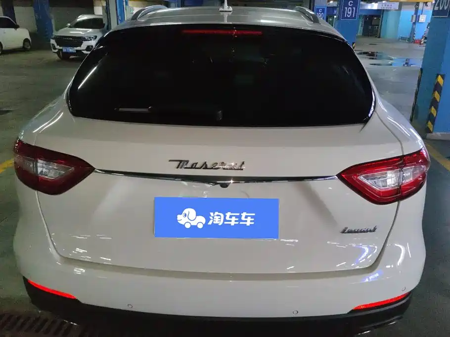Photo 4 - Maserati Levante