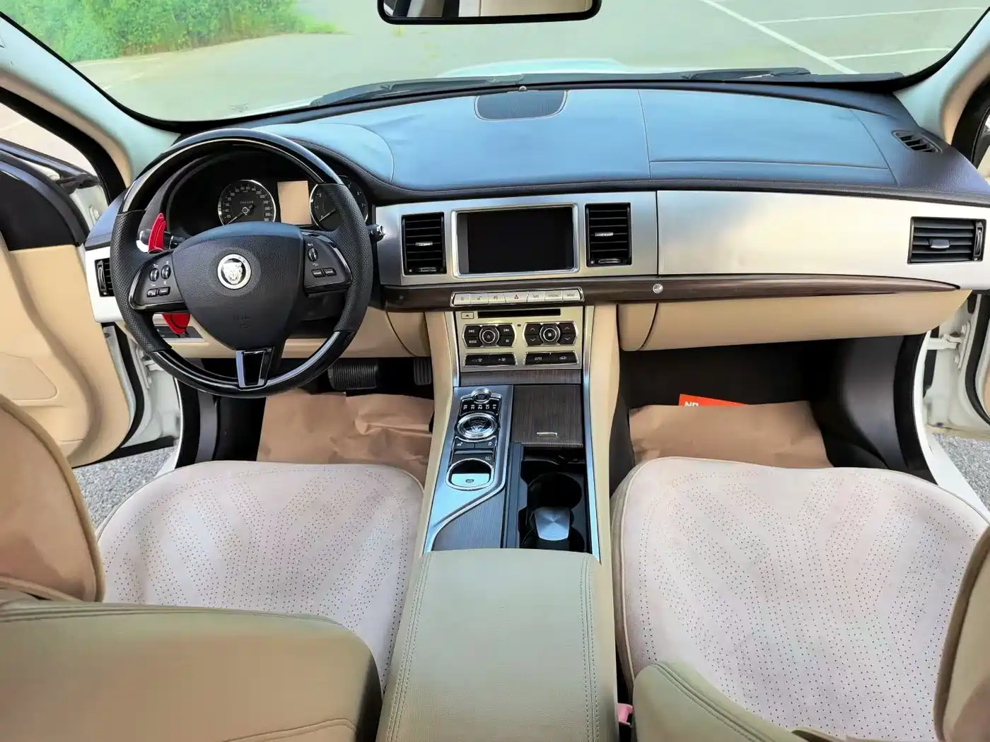Jaguar XF 2013 2013 XF 2.0T Luxury Edition