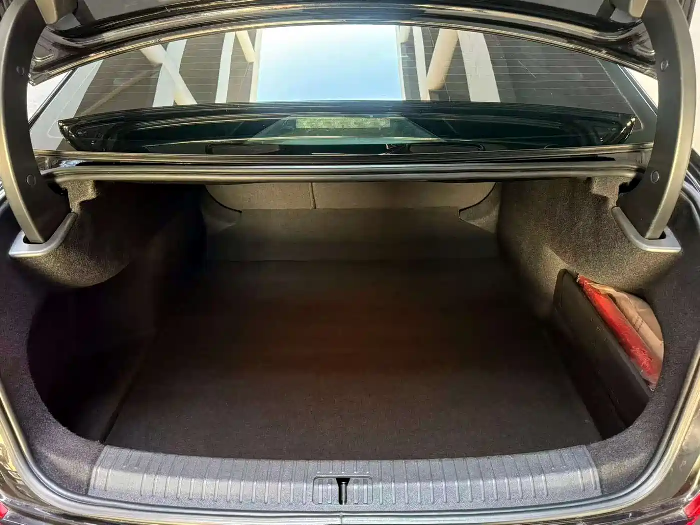 Volkswagen Passat 2022 330TSI Starlight Luxury Edition фото 8