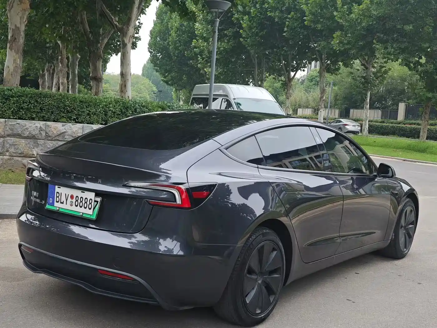 Фото 15 - Tesla Model 3
