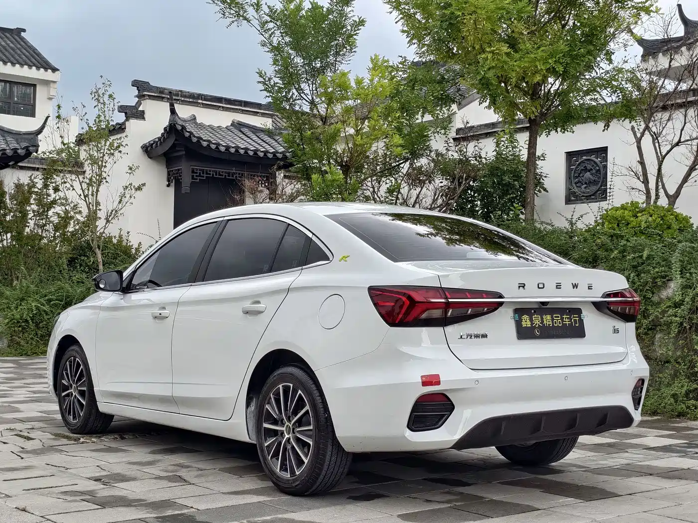 Фото 6 - Roewe i5