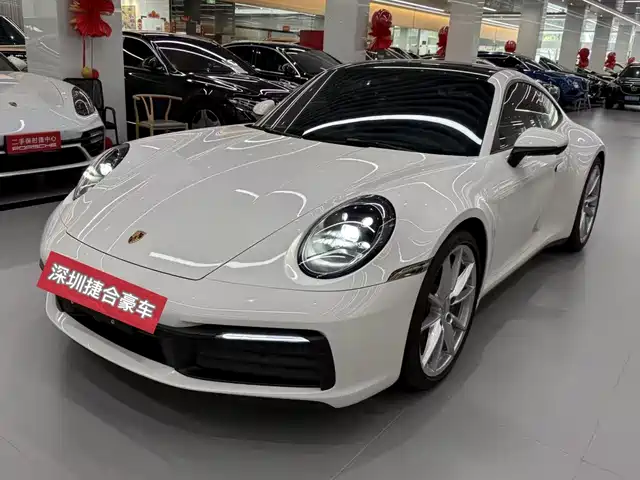 PORSCHE 911
