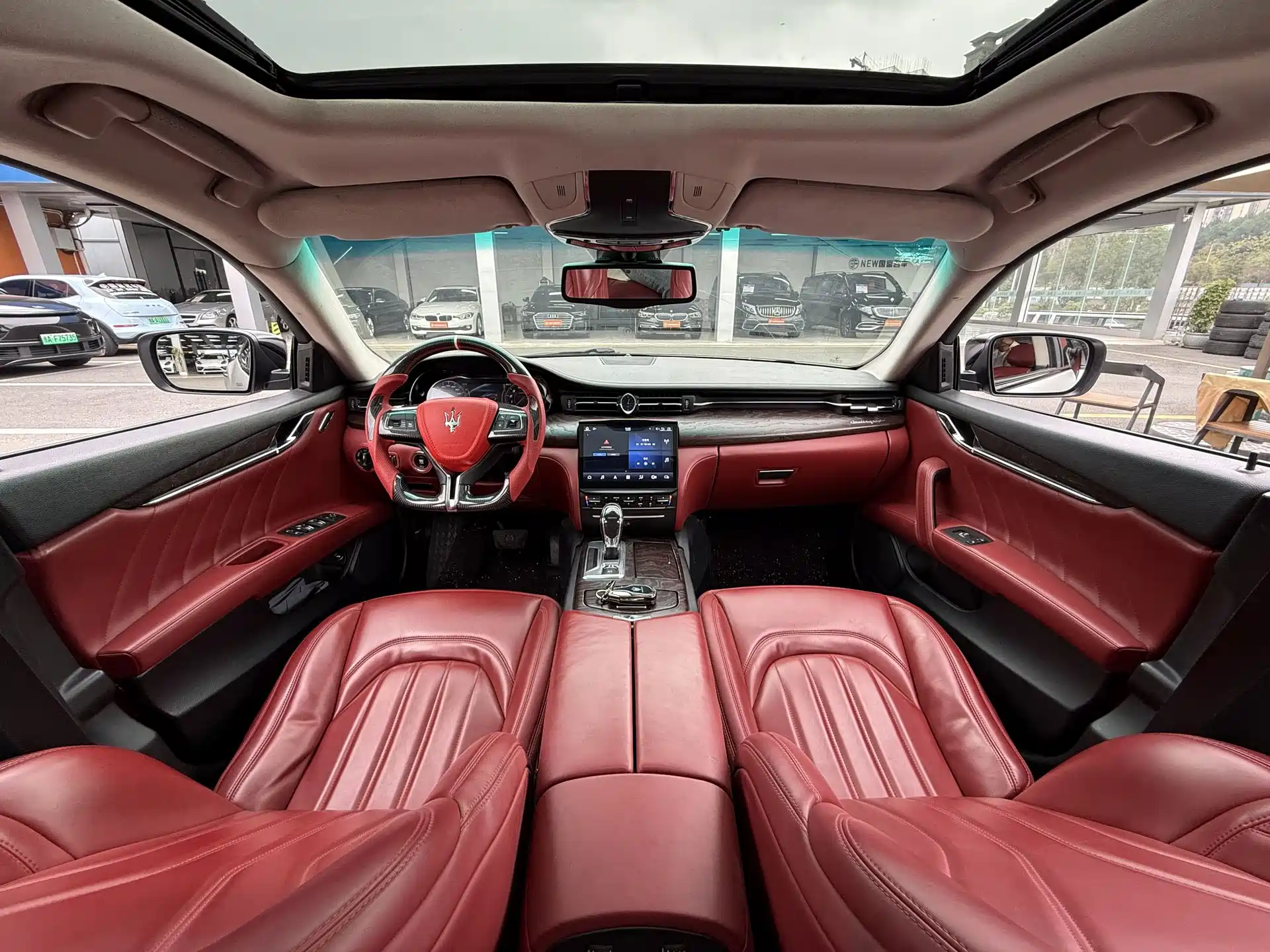 Photo 11 - Maserati Quattroporte