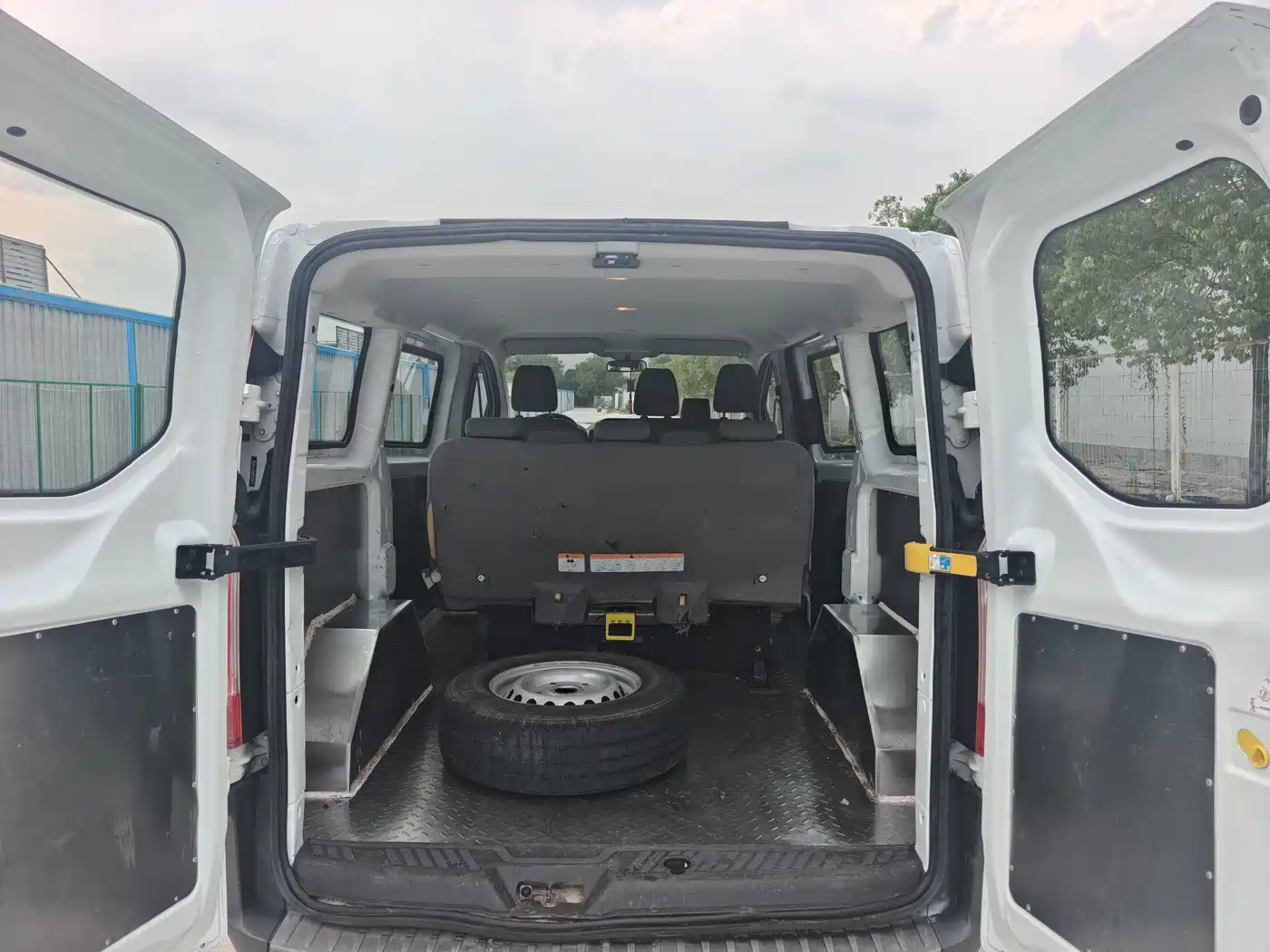 Ford Transit 2020 2019 2.0T Diesel Business Travel Short Wheelbase Low Roof 7-seater China VI