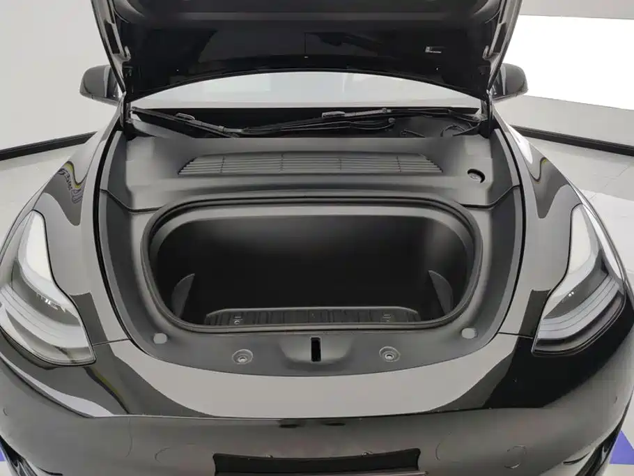 Фото 10 - Tesla Model Y
