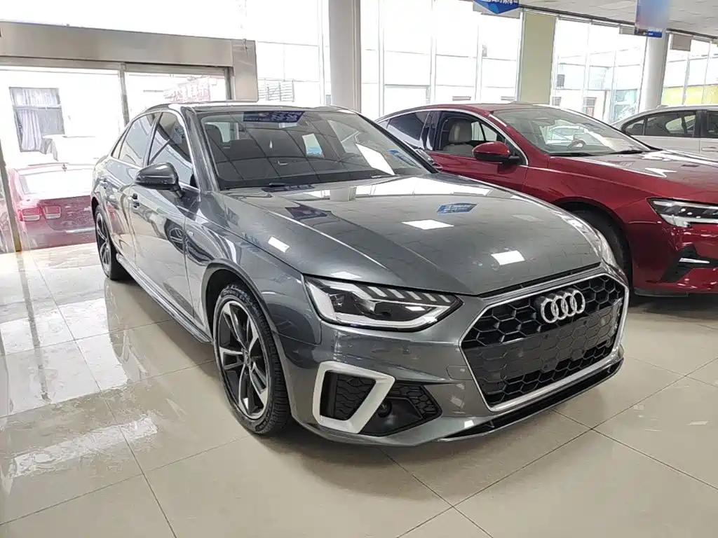 Photo 4 - Audi A4L