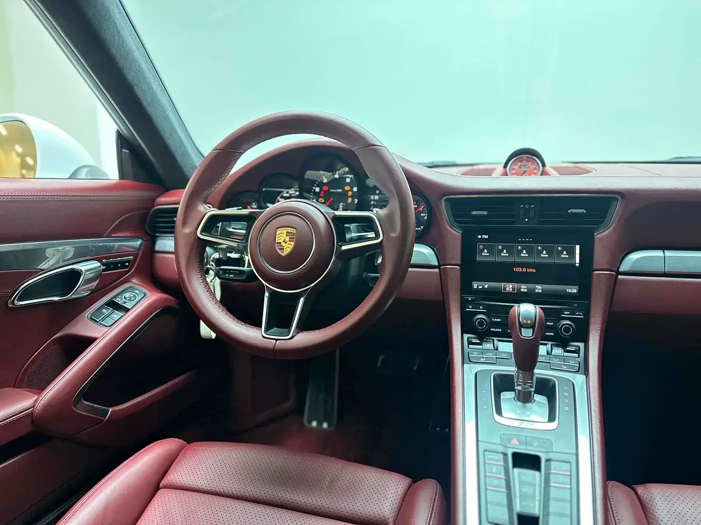 Porsche 911 2016 Carrera 3.0T фото 17