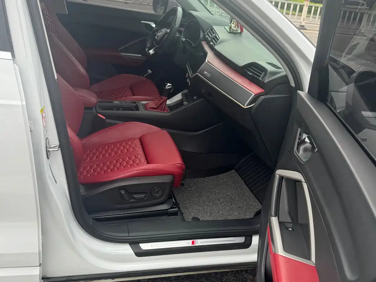 Фото 11 - Audi Q3