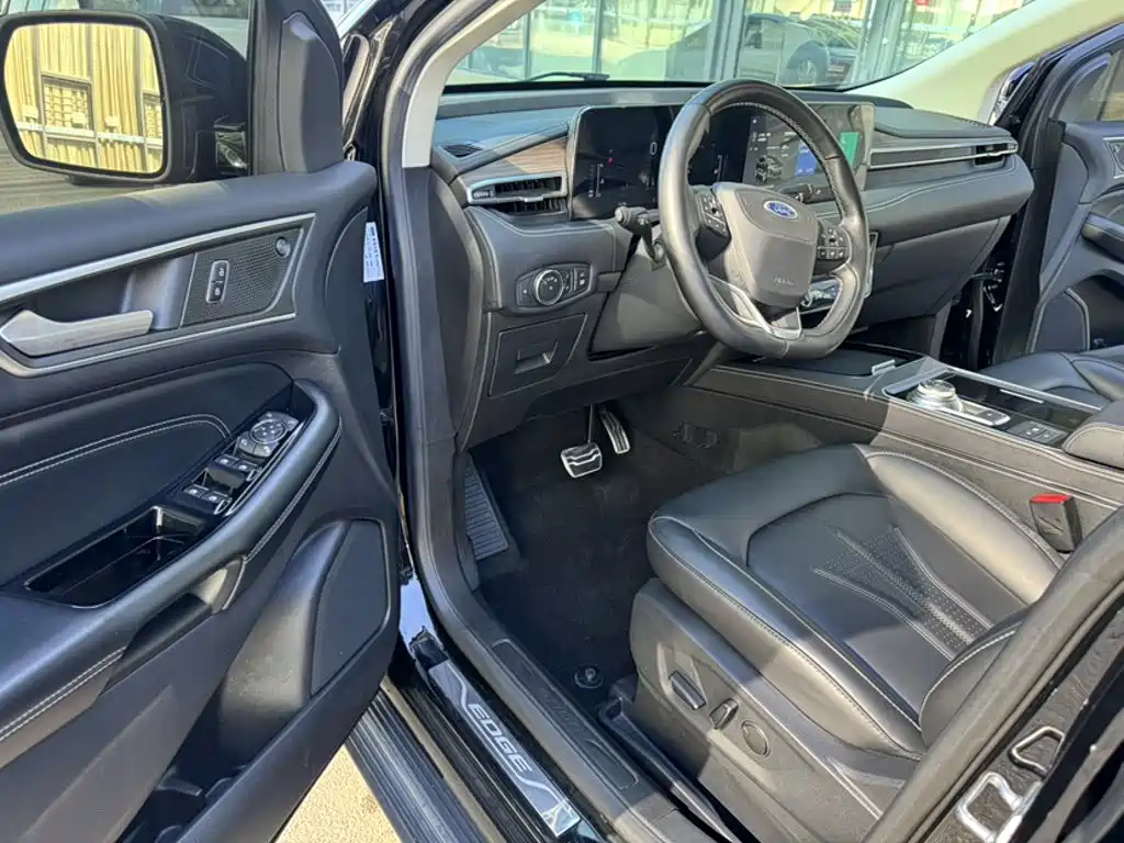 Ford Edge 2021 2021 PLUS EcoBoost 245 FWD Luxury Sharp 7-seater