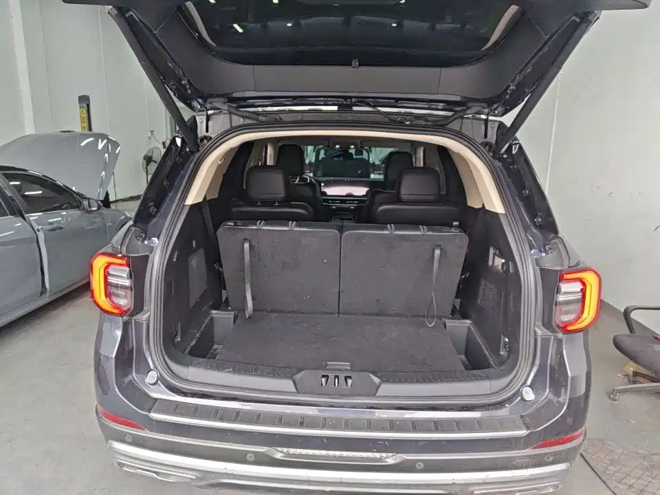 Ford Explorer 2024 2023 EcoBoost 285 AWD Titanium Edition 6-Seater