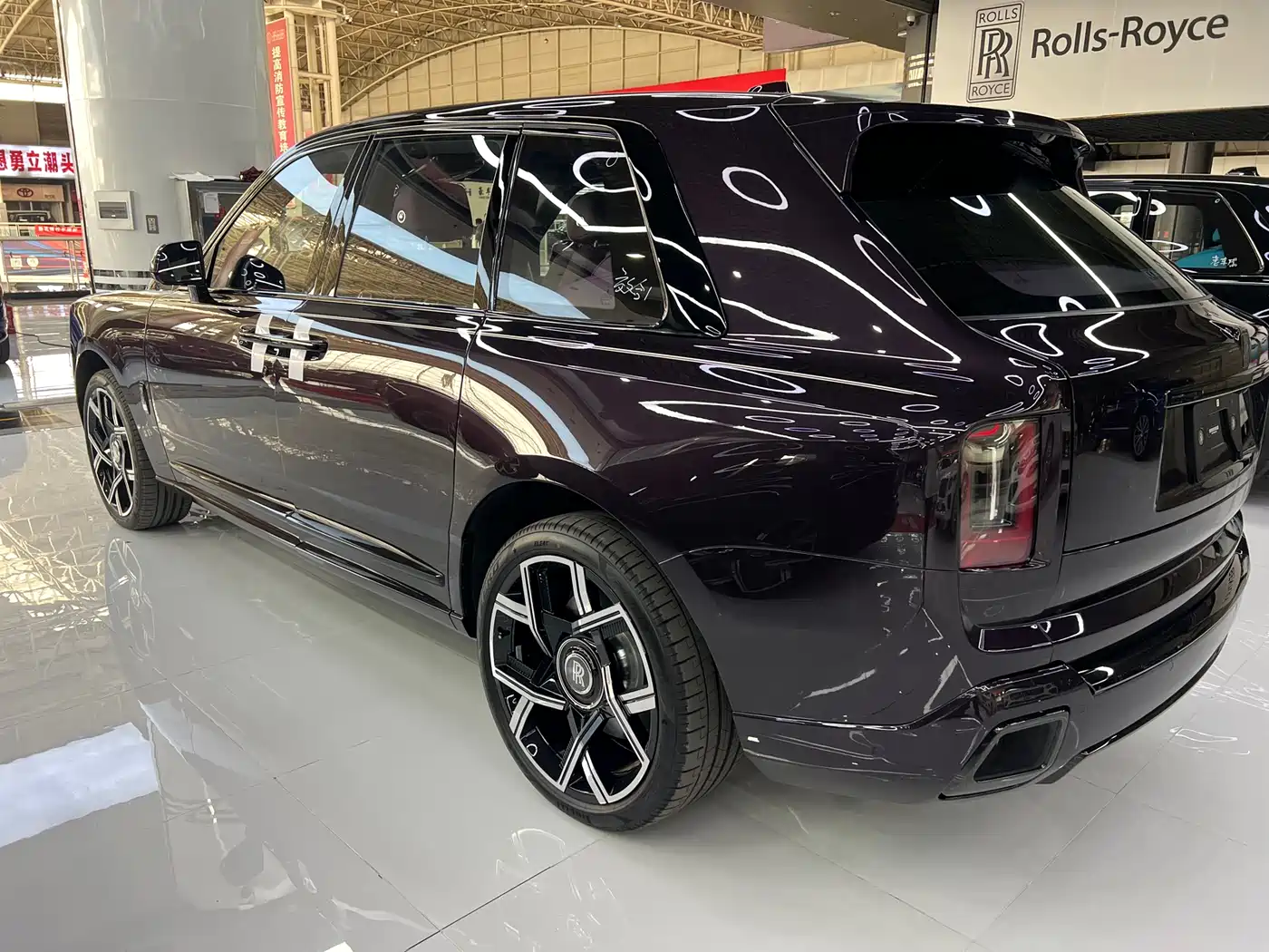 Rolls-Royce Cullinan 2026 2024 Black Badge