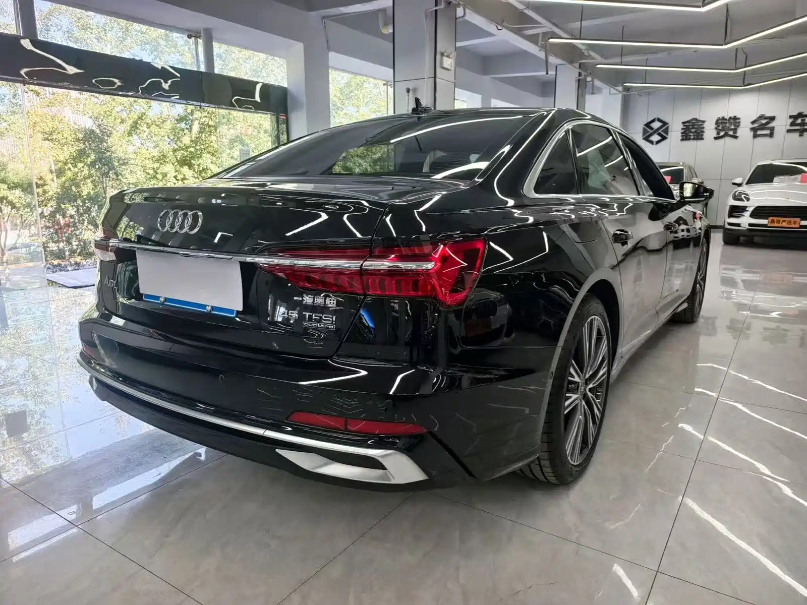 Photo 10 - Audi A6L