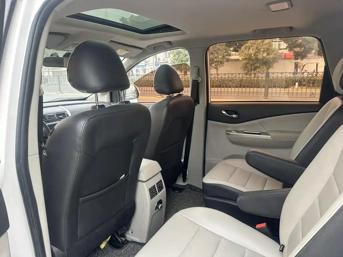 Dongfeng Fengxing Fengxing S500 2016 2016 1.6L Manual Premium