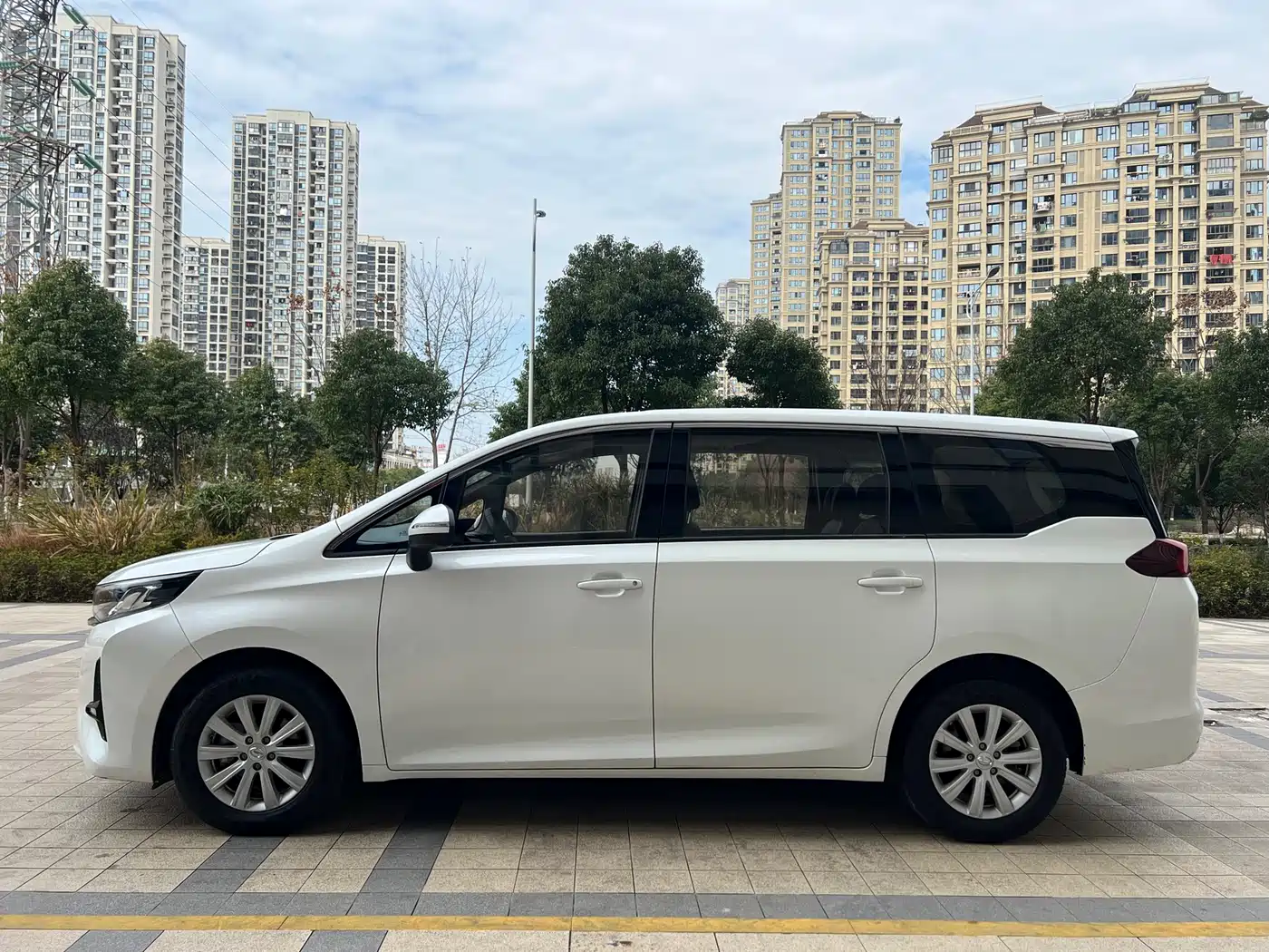 GAC Trumpchi Trumpchi M6 2019 270T DCT Luxury Edition (7-seater) (China VI) фото 5