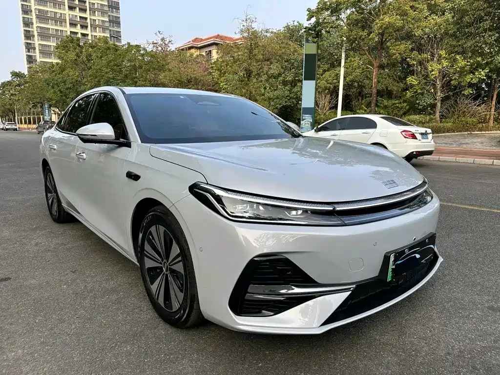 Geely Galaxy Galaxy A7 2025 2025 EM-i 150km Long Voyage Edition