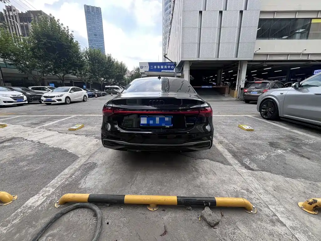 Audi A7L 2025 2024 45 TFSI quattro Black Warrior Edition