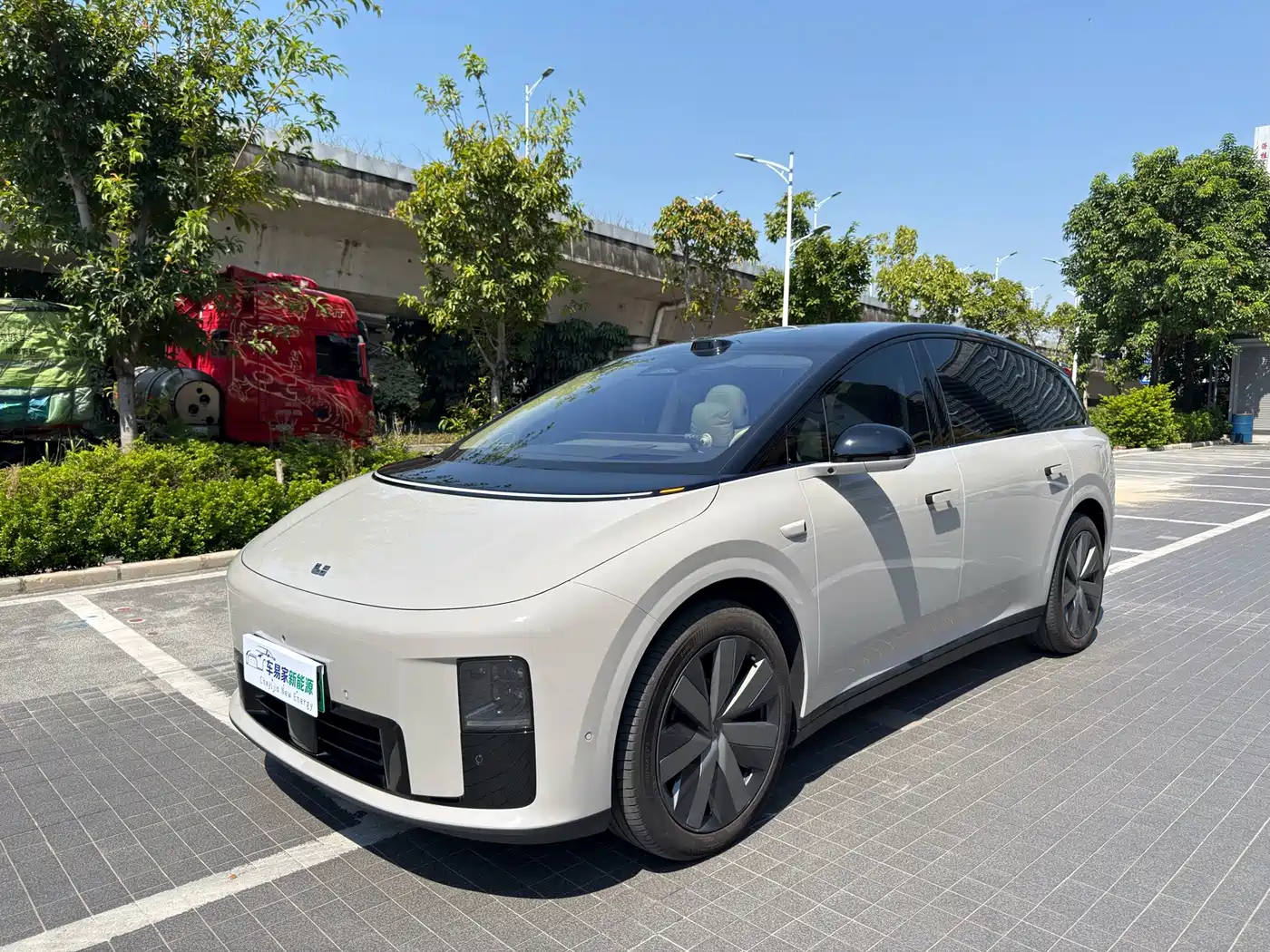 Li Auto Li i8 2026 2025 Standard Edition