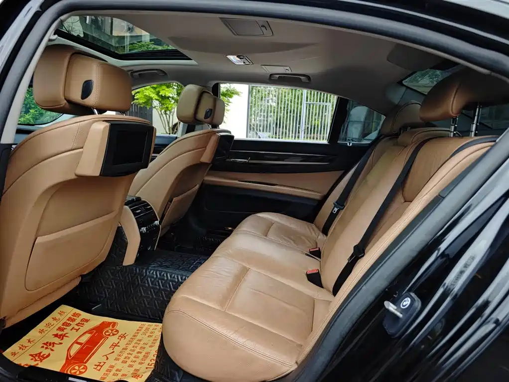 BMW 7 Series 2009 Model 740Li Leading Edition фото 13