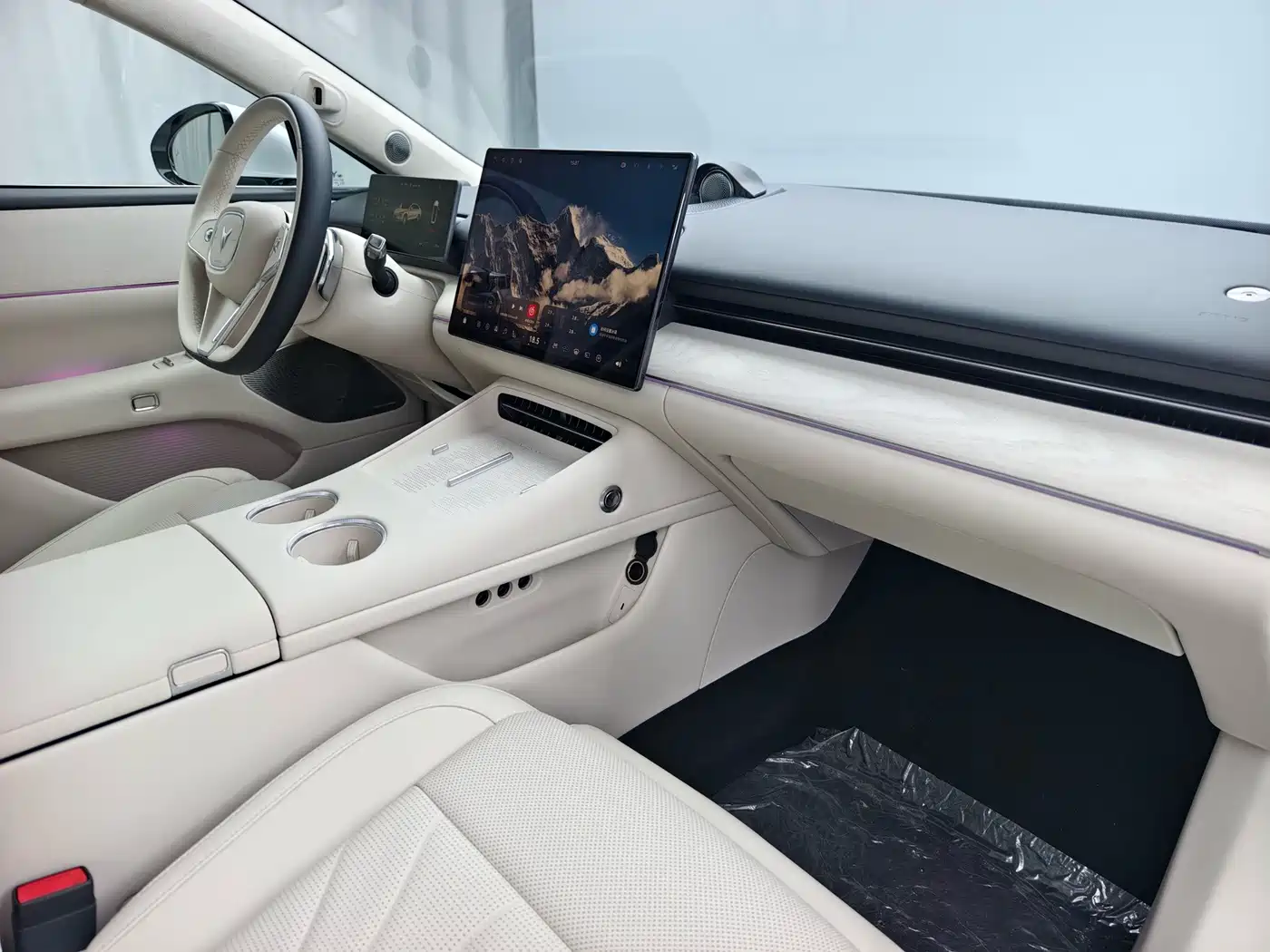 Voyah Auto VOYAH Zhuiguang L 2025 2025 Mid-configuration Model