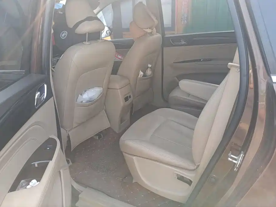 Photo 11 - Baojun 730