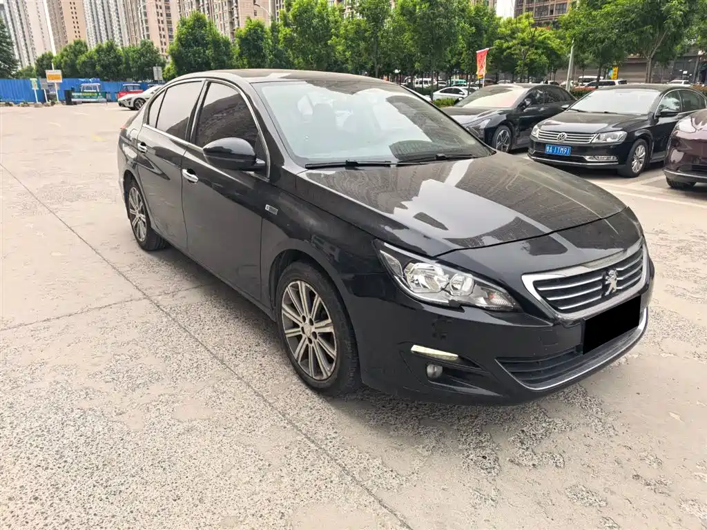 Peugeot 408 2015 Model 1.2T Automatic Luxury Edition фото 3