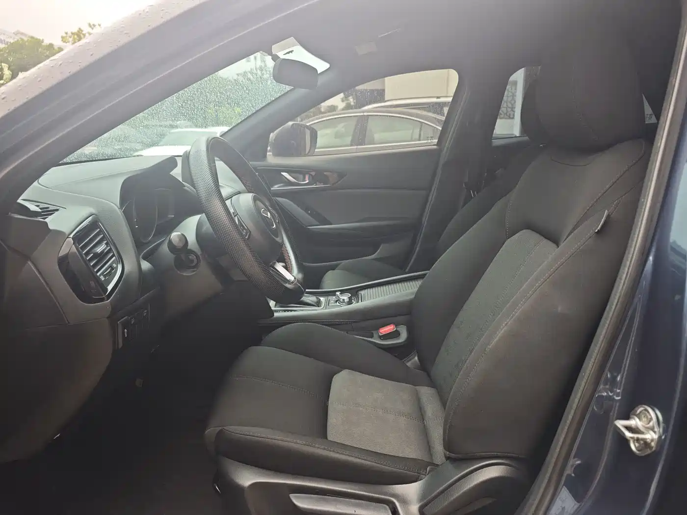 Фото 8 - Mazda CX-4