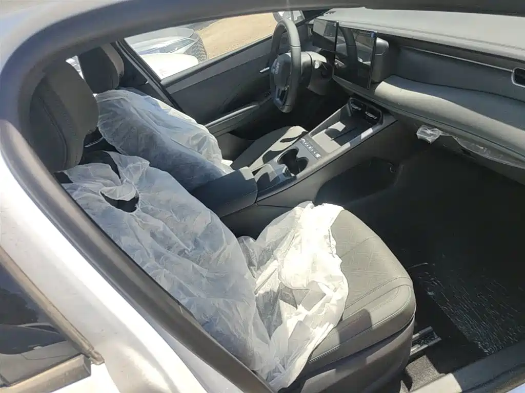 BYD Qin PLUS 2026 2026 DM-i Smart Edition 128KM Progressive