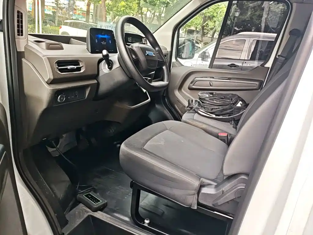 Jiangling E-Fushun 2025 2025 Clear Window Version 41.86kWh Short Wheelbase Low Roof