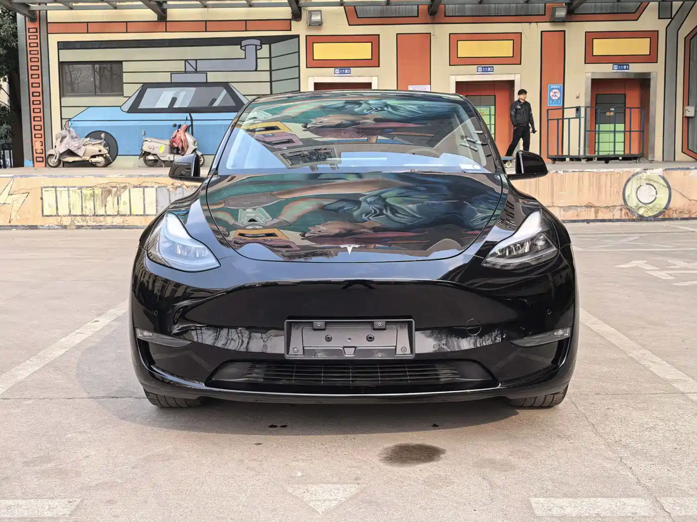 TESLA MODEL Y