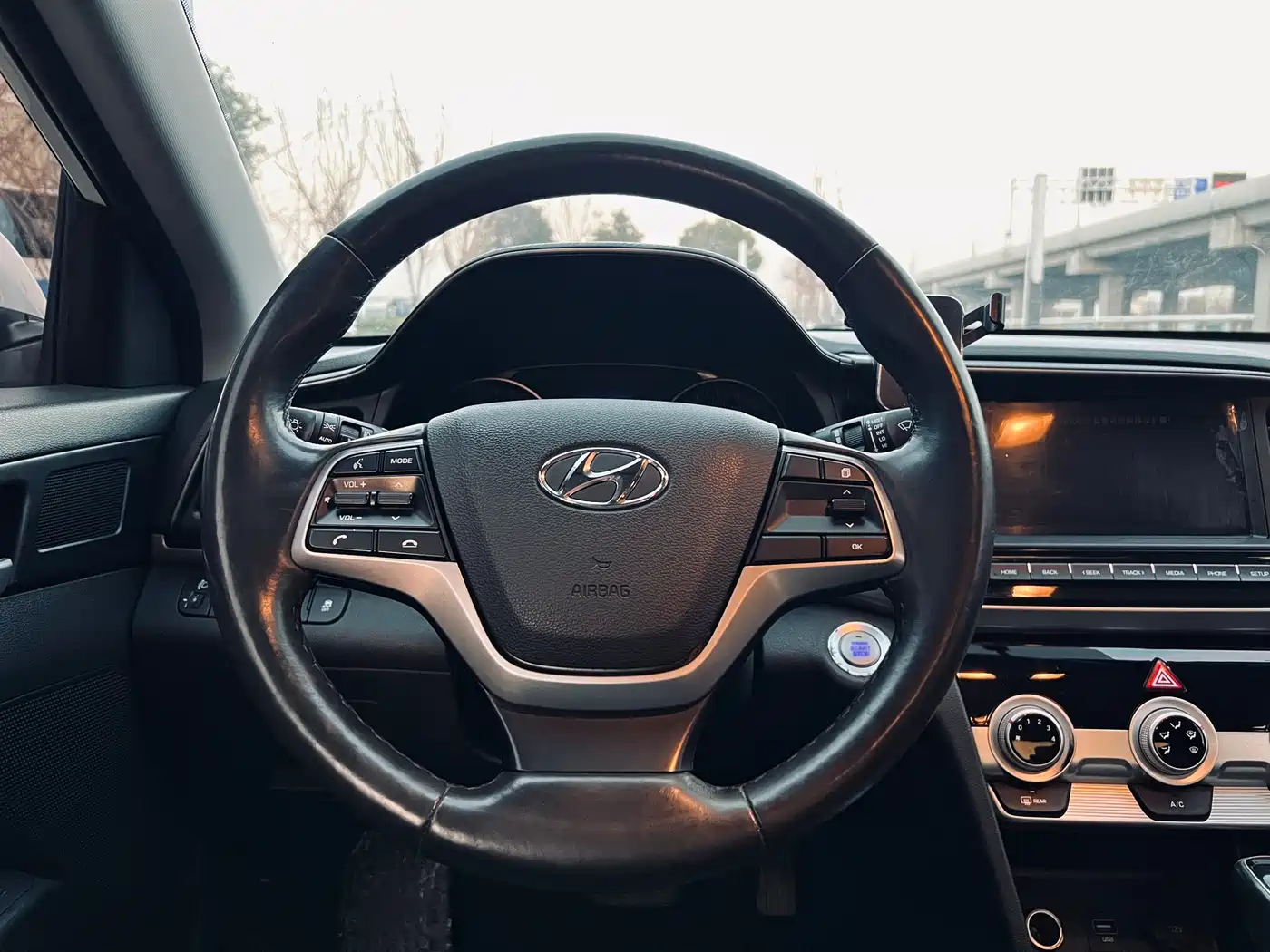 Hyundai Elantra 2019 1.5L CVT Smart Elite фото 16