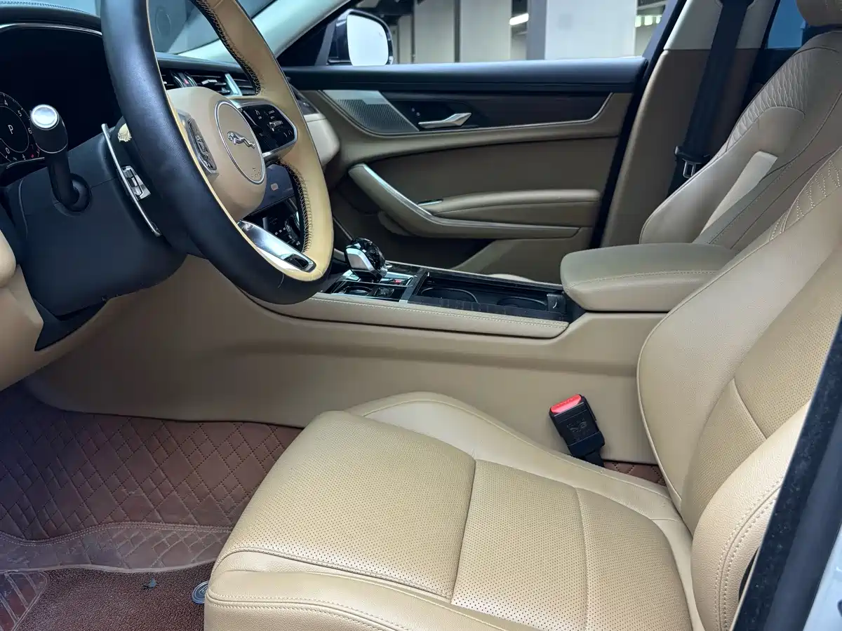 Jaguar XFL 2025 2025 2.0T P250 FWD Luxury Edition